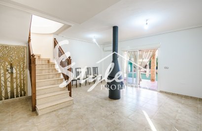 Resale - Villa - Benferri