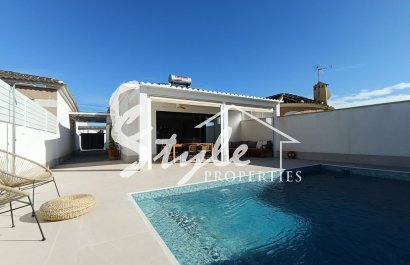 Resale - Villa - El Chaparral - El Chaparal