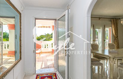 Вторичное жилье - Вилла - Кампоамор