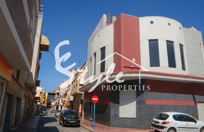 Продается коммерческое помещение в центре Торревьехи, Коста Бланка, Испания. ID081