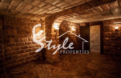 Resale - Villa - Cabo Roig