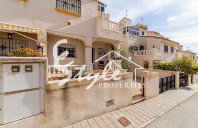 Resale - Townhouse - Orihuela Costa  - Villamartin