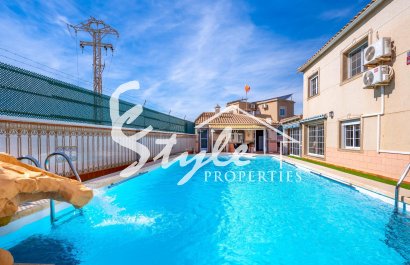 Resale - Villa - Torrevieja - El Chaparal