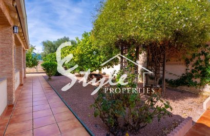 Resale - Villa - Torrevieja - El Chaparal