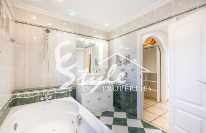 Resale - Villa - Torrevieja - El Chaparal