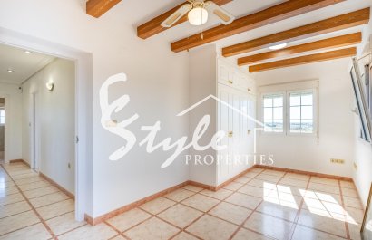 Resale - Villa - Torrevieja - El Chaparal