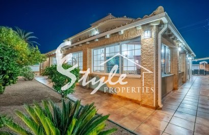 Resale - Villa - Torrevieja - El Chaparal