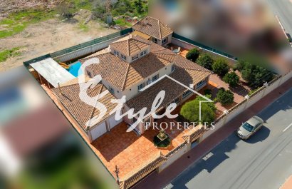 Resale - Villa - Torrevieja - El Chaparal