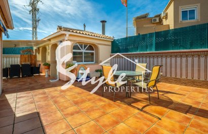 Resale - Villa - Torrevieja - El Chaparal