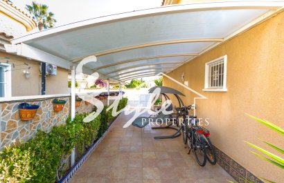 Resale - Villa - Torrevieja - Los Balcones - Los Altos del Edén