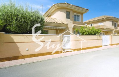 Resale - Villa - Torrevieja - Los Balcones - Los Altos del Edén