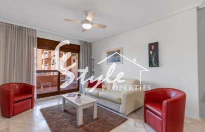 Resale - Apartment - Orihuela Costa  - Villamartin