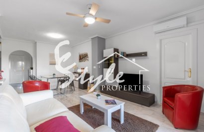 For sale south facing apartment close to Villamartin Plaza, Orihuela Costa, Costa Blanca. ID 2542