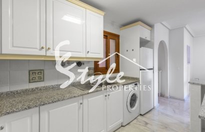 Resale - Apartment - Orihuela Costa  - Villamartin