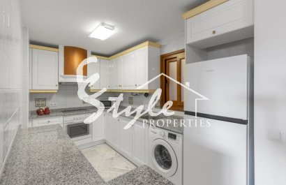 Resale - Apartment - Orihuela Costa  - Villamartin