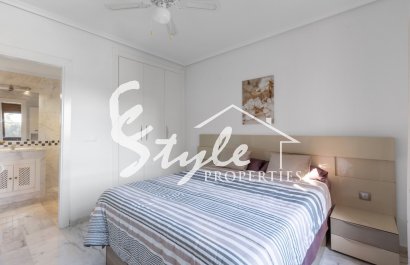 Resale - Apartment - Orihuela Costa  - Villamartin