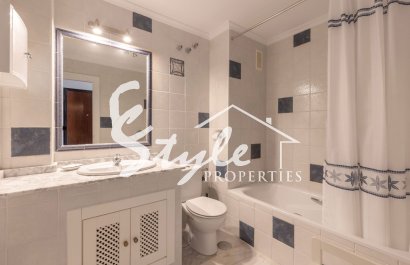 Resale - Apartment - Orihuela Costa  - Villamartin