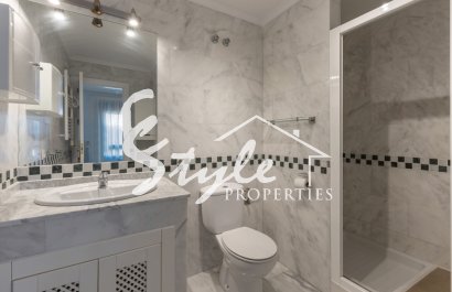 Resale - Apartment - Orihuela Costa  - Villamartin