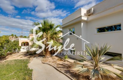 Reventa - Villa - Ciudad Quesada - avenida de las Naciones