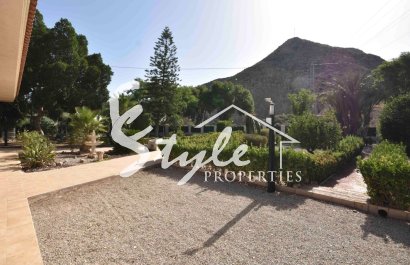 Magnificent rustic house 5 minutes from city for sale in Callosa de Segura, Costa Blanca, Spain. ID1214