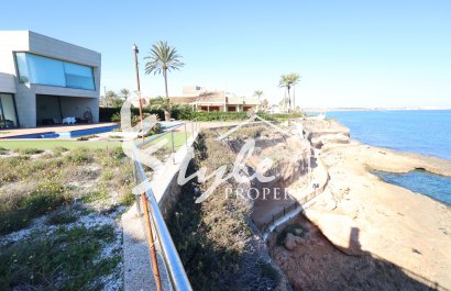 Resale - 4. House - Detached Villa - Orihuela Costa  - Cabo Roig