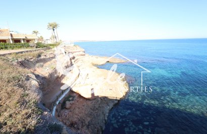 For sale frontline house with pool in Cabo Roig, Costa Blanca, Spain. ID1281