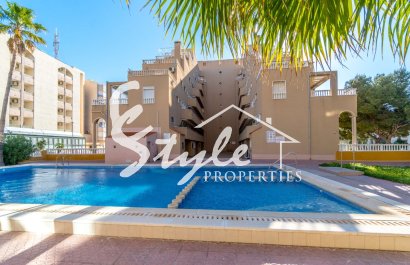 Se vende apartamento de 2 dormitorios cerca del mar en Punta Prima, Costa Blanca, España. ID2797
