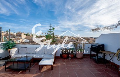 For sale top floor apartment in Urb. Andalus, Los Altos, Orihuela Costa , Costa Blanca. ID2798