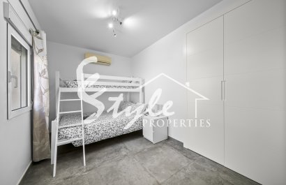 Resale - Villa - Orihuela-Costa - La Zenia