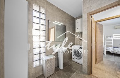 Resale - Villa - Orihuela-Costa - La Zenia