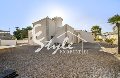 Resale - Villa - Orihuela-Costa - La Zenia
