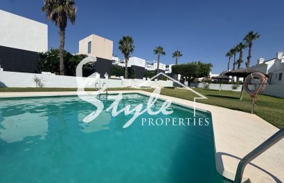 Resale - Villa - Villamartin, Orihuela Costa - Villamartin