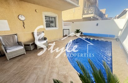 Resale - Villa - Villamartin, Orihuela Costa - Villamartin
