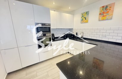 Resale - Villa - Orihuela-Costa - Blue Lagoon