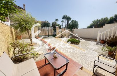 Resale - Villa - Villamartin, Orihuela Costa - Villamartin