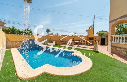Resale - Villa - Orihuela-Costa - Los Almendros-La Florida