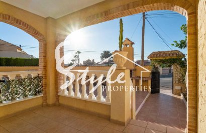 Resale - Villa - Orihuela-Costa - Los Almendros-La Florida