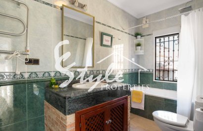 Resale - Villa - Orihuela-Costa - Los Almendros-La Florida