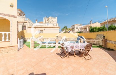 Resale - Villa - Orihuela-Costa - Los Almendros-La Florida