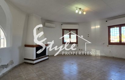 Resale - Villa - Torrevieja - El Chaparal