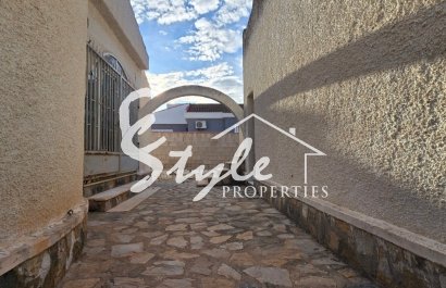 Resale - Villa - Torrevieja - El Chaparal