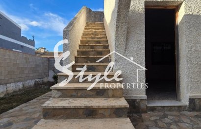 Resale - Villa - Torrevieja - El Chaparal
