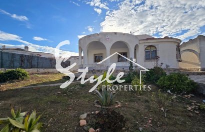 Resale - Villa - Torrevieja - El Chaparal