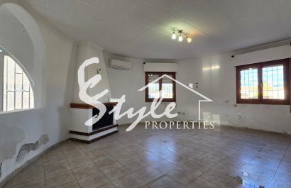 Resale - Villa - Torrevieja - El Chaparal