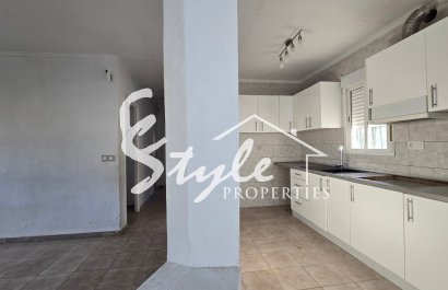 Resale - Villa - Torrevieja - El Chaparal