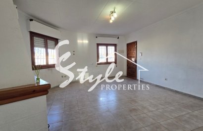 Resale - Villa - Torrevieja - El Chaparal
