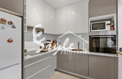 Resale - Apartamento - Torrevieja - Playa de los Locos