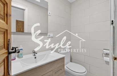 Resale - Apartamento - Torrevieja - Playa de los Locos