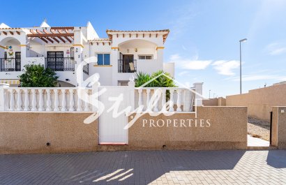 For sale top floor apartment with sea views and parking in La Ciñuelica R14, Punta Prima, Costa Blanca. ID2460