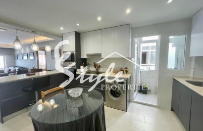 Resale - Apartamento - Torrevieja - Playa del Cura